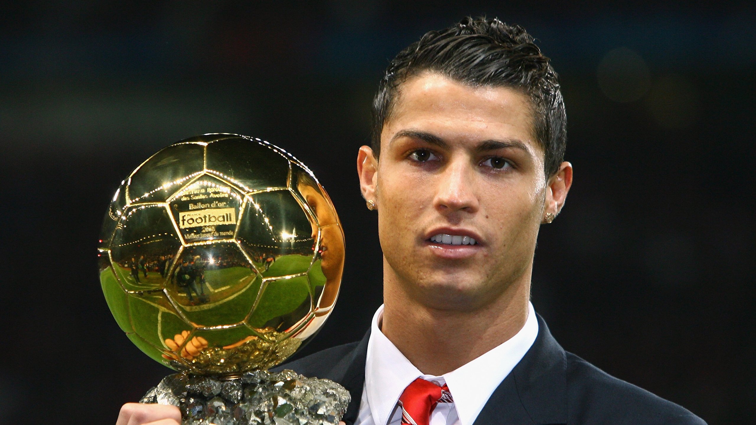 巴黎生死战，C罗独舞塞内加尔，绝境中绽放的王者光芒