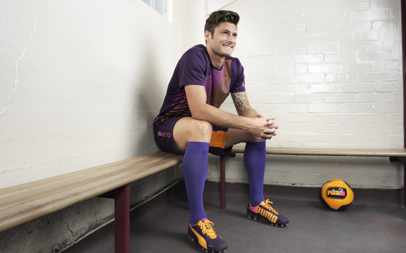 当格子军团的铁蹄碾过星月之地，格列兹曼的火焰何以照亮另一种足球哲学？